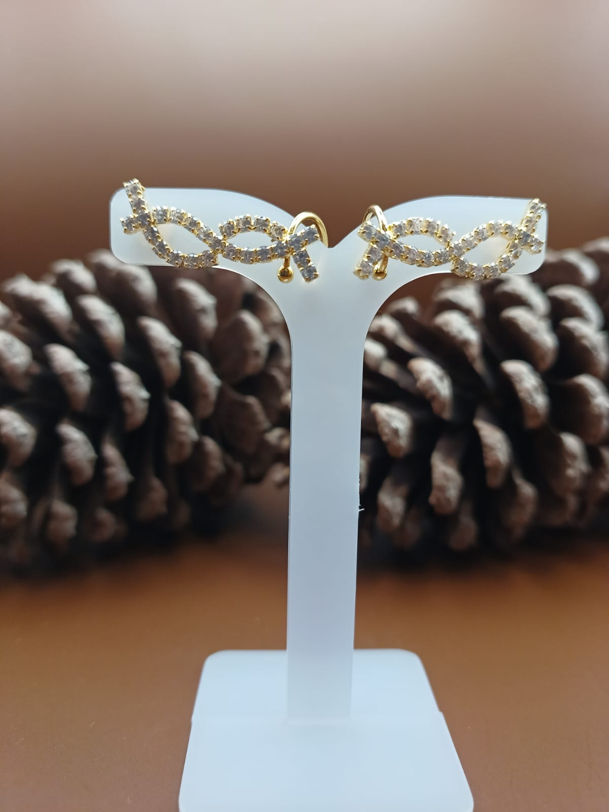 Brinco Ear Cuff Cravejado de Zirconia