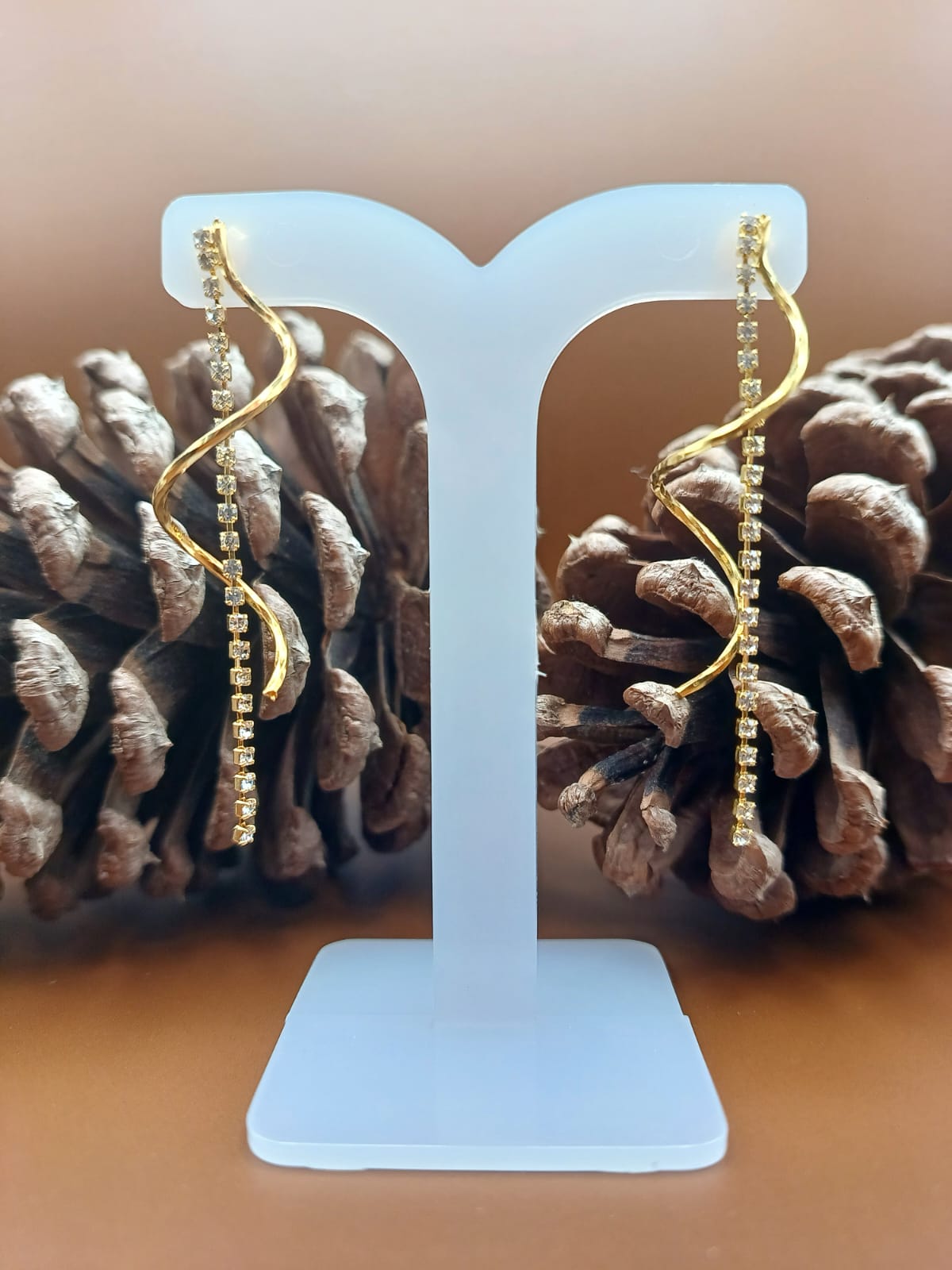 Brinco Aspiral com Micro Zirconias Cravejadas
