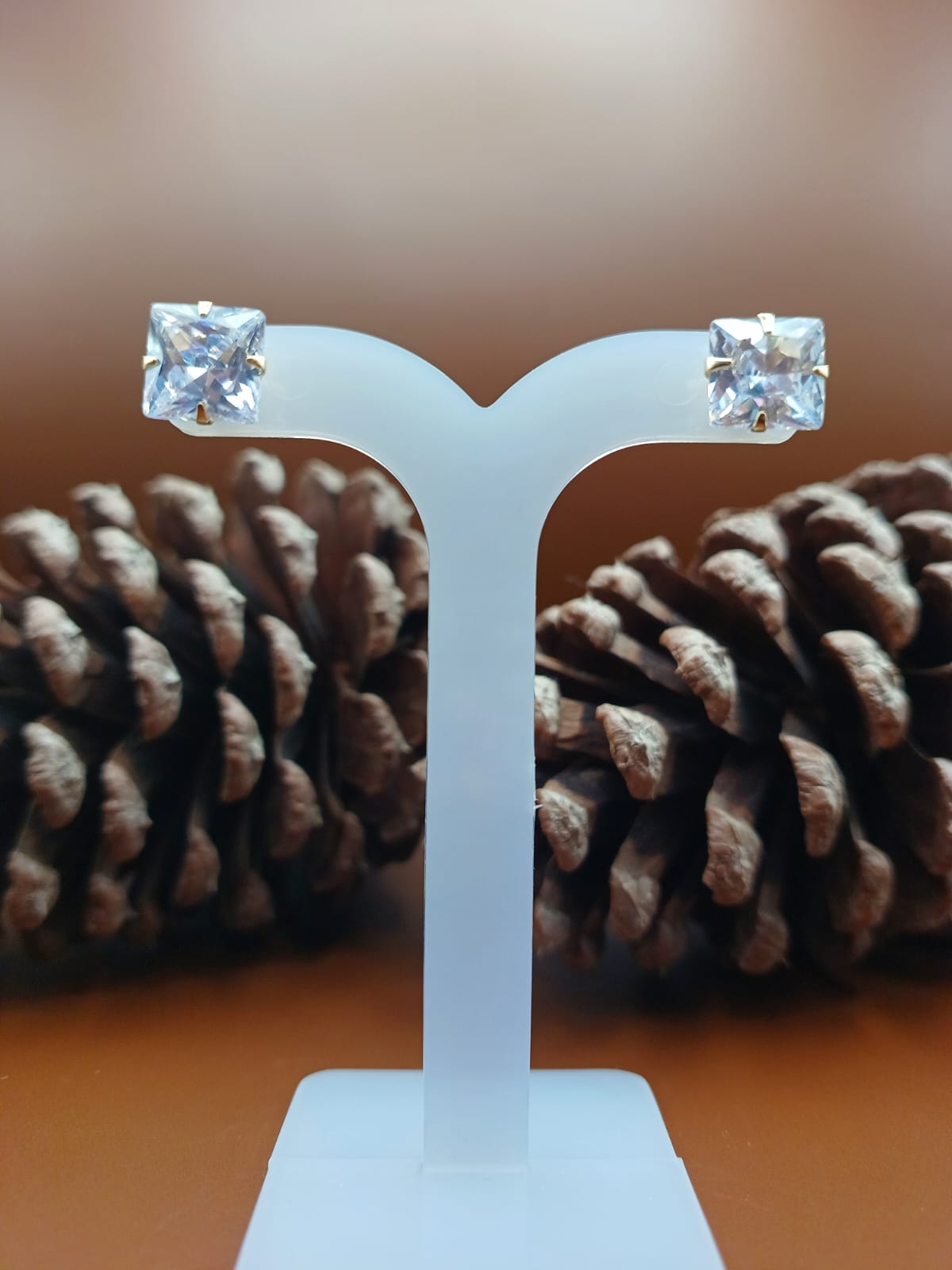Brinco Ponto de Luz com Pedra de Zirconia Cravejada