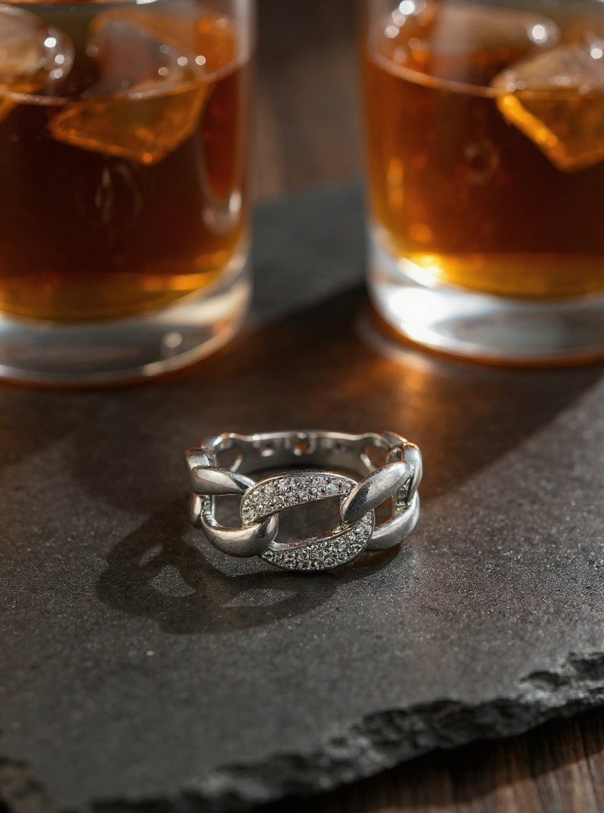 Anel Cravejado com Micro Zirconias