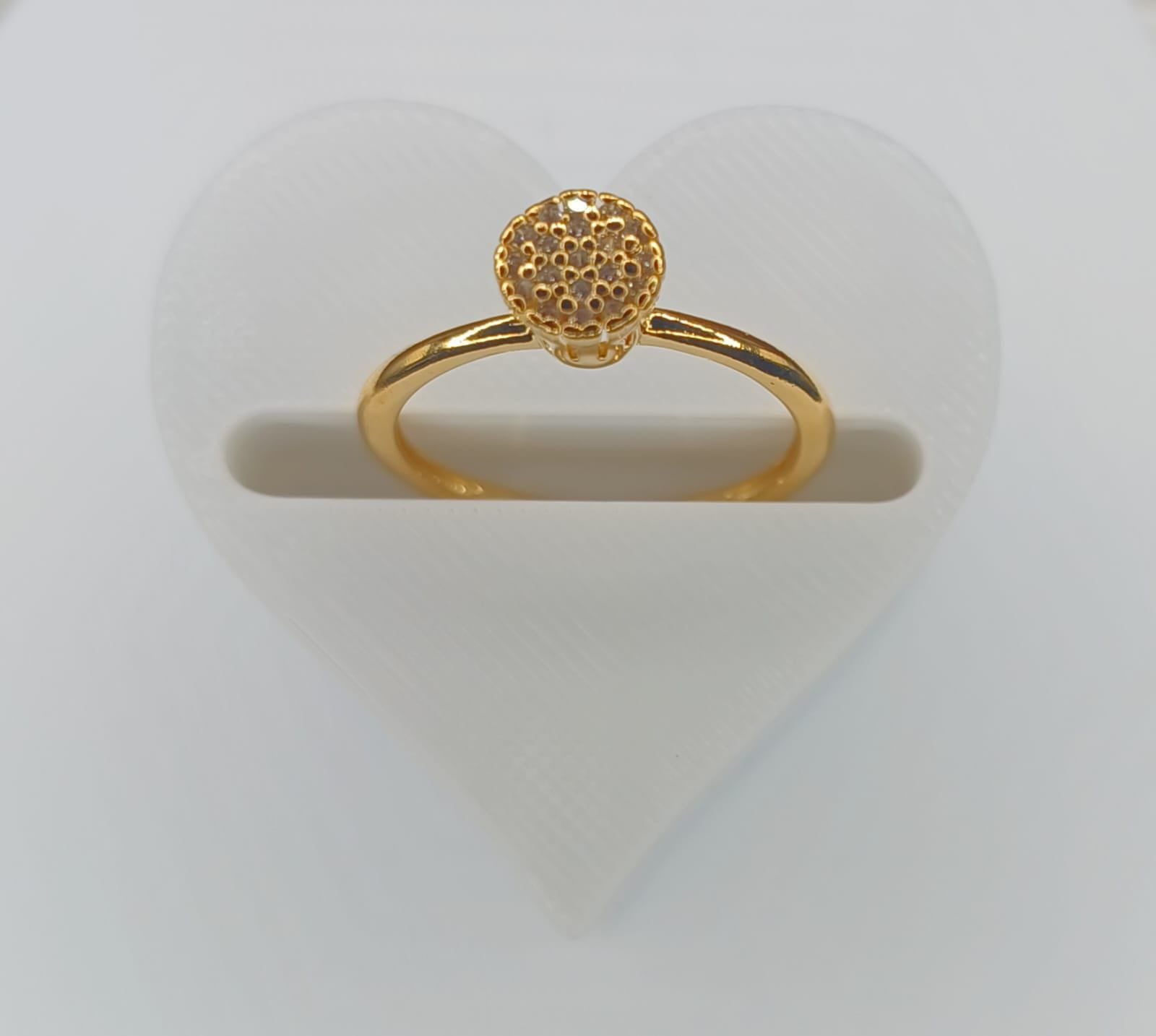 Anel Solitário com Micro Zirconias Cravejadas