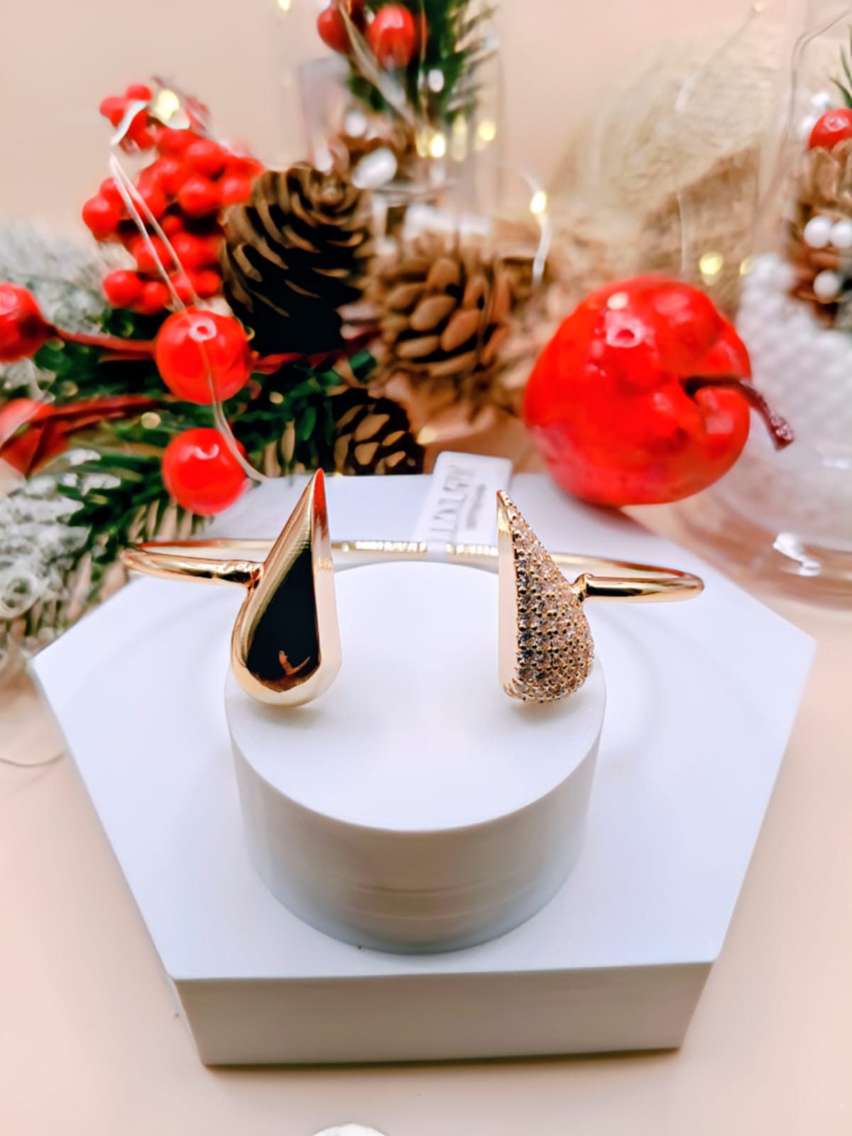 Bracelete Gota Lisa e Cravejada