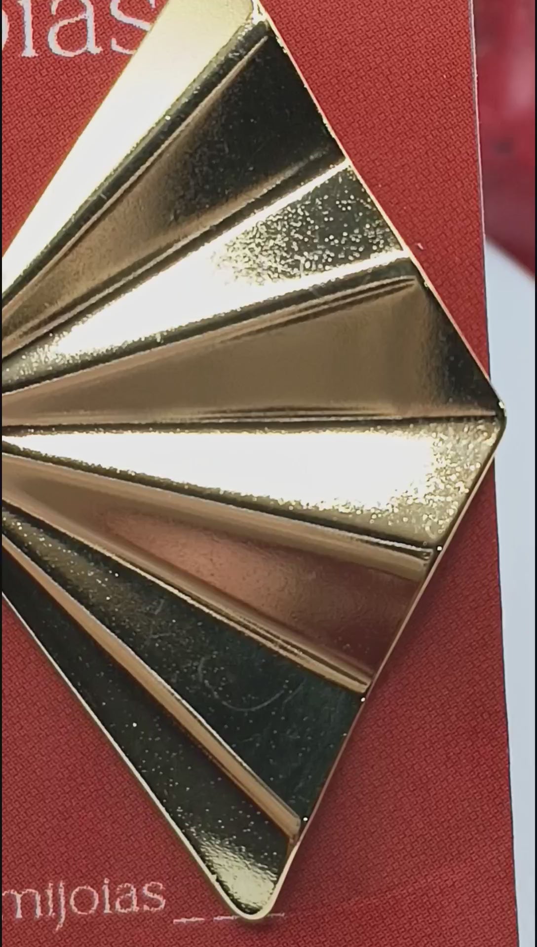 Brinco Triângulo Orgânico