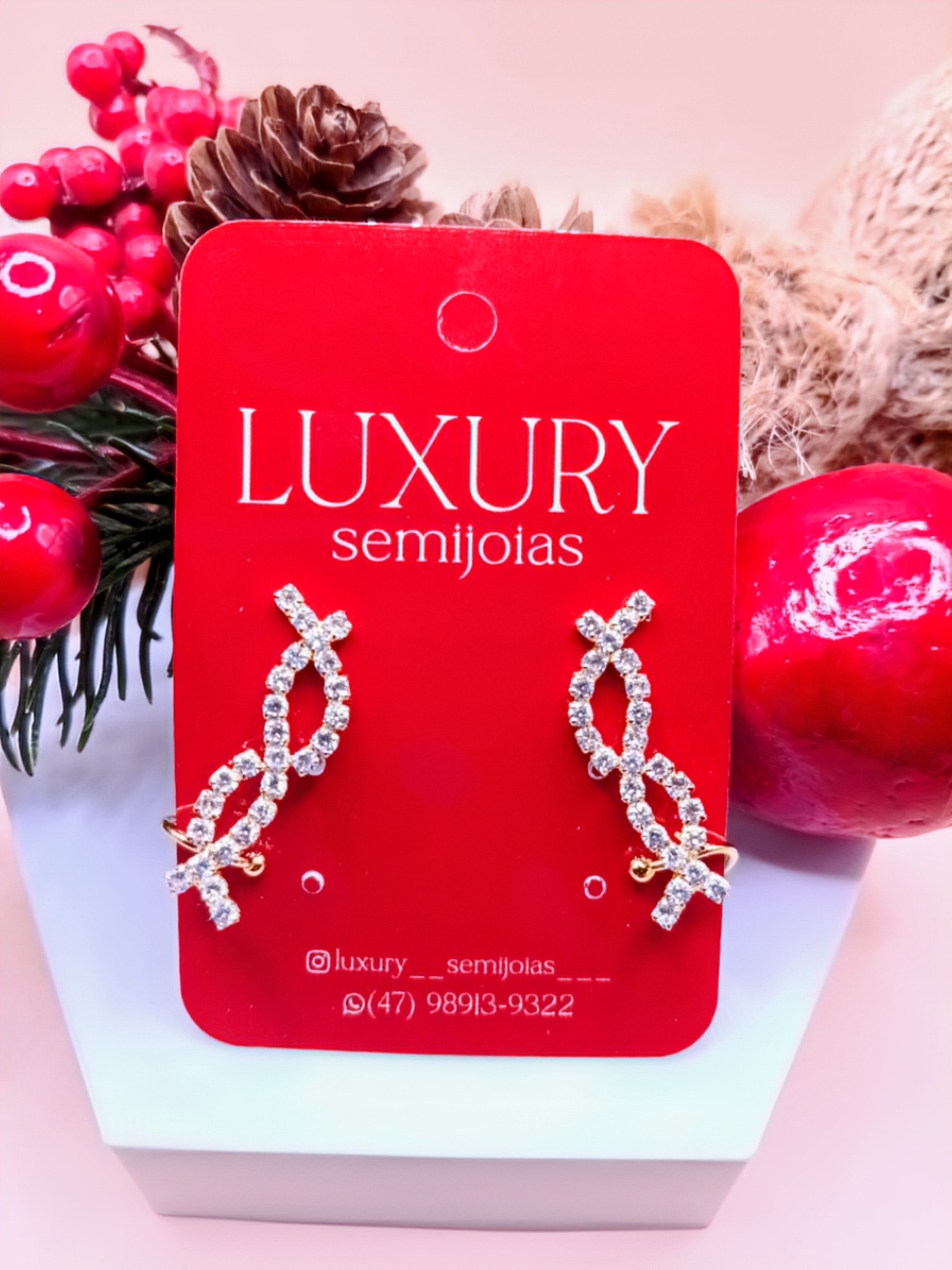 Brinco Ear Cuff Cravejado de Zirconia