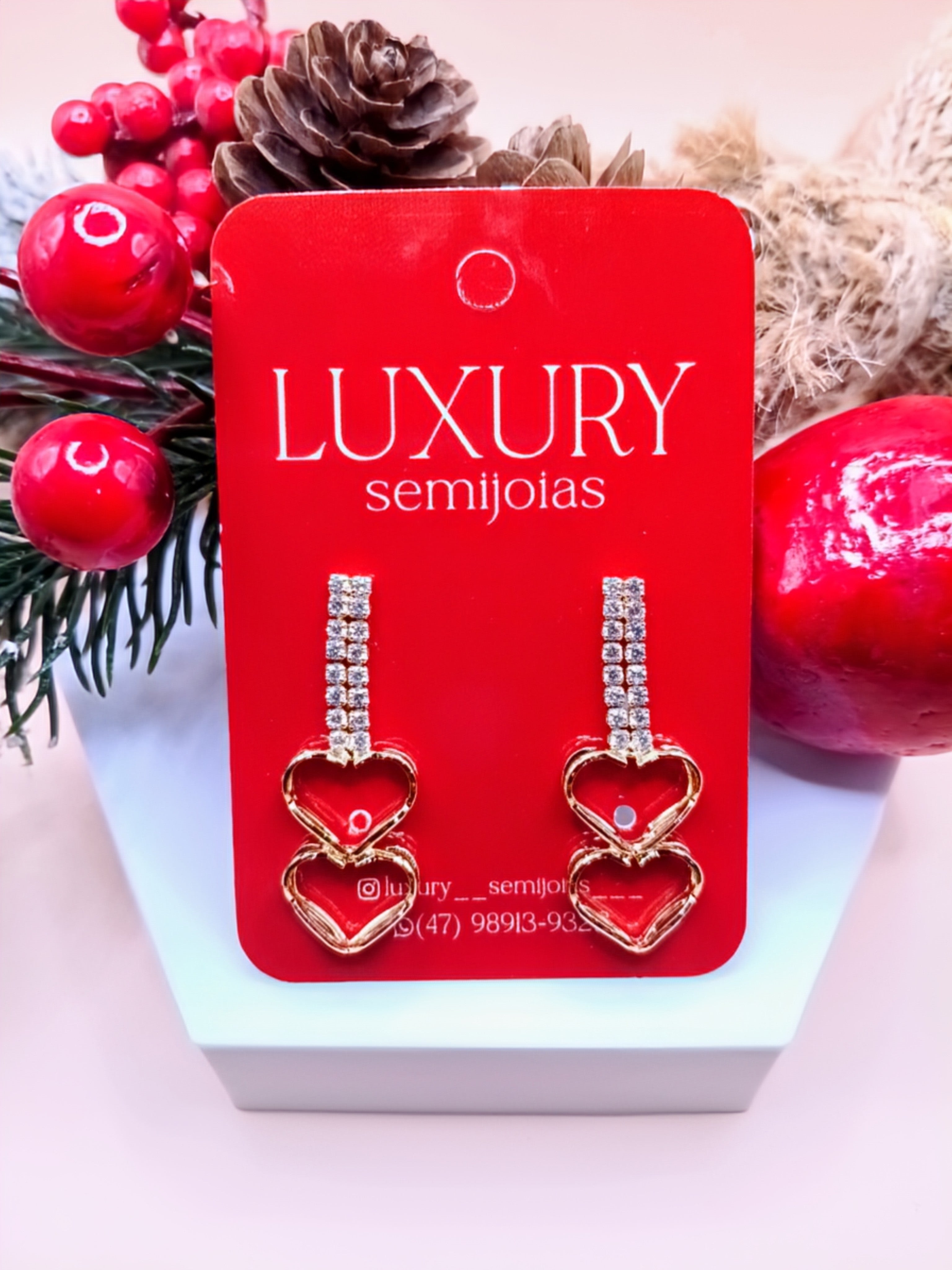 Brinco Riviera com Corações Médio
Com Micro Zirconias Cravejadas