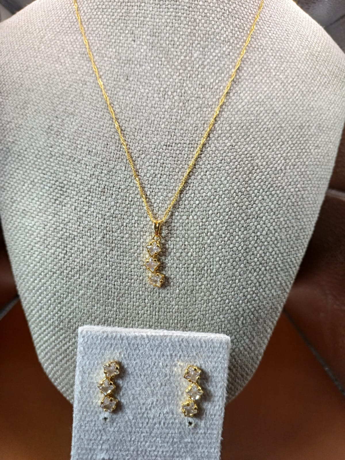 Conjunto Três Zirconias