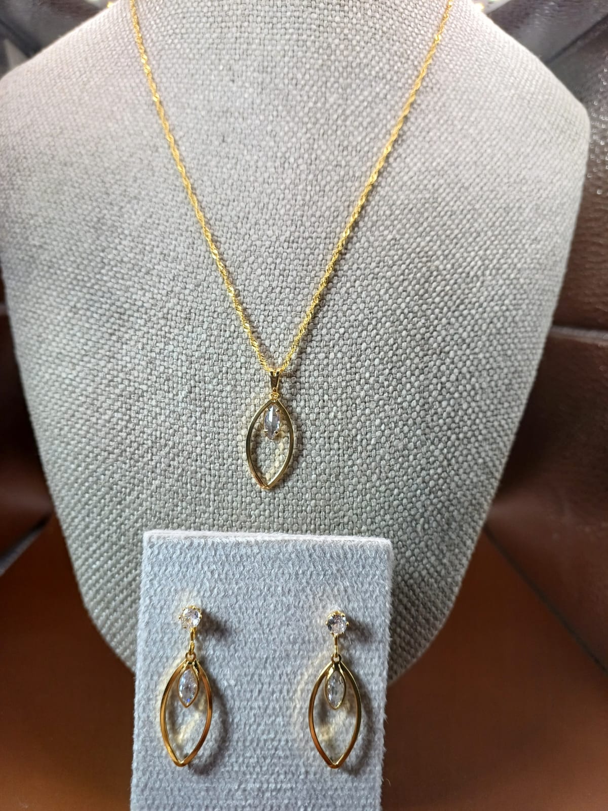 Conjunto Gotas com Zirconias